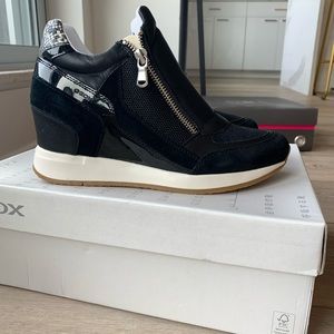 Geox Nydame Sneaker Black size 8